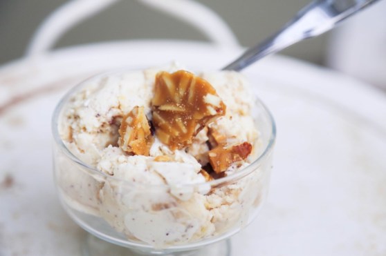 almond brittle ice cream002