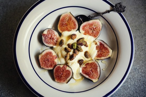 figs with creme fraiche