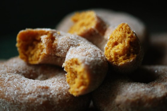 baked pumpkin doughnuts