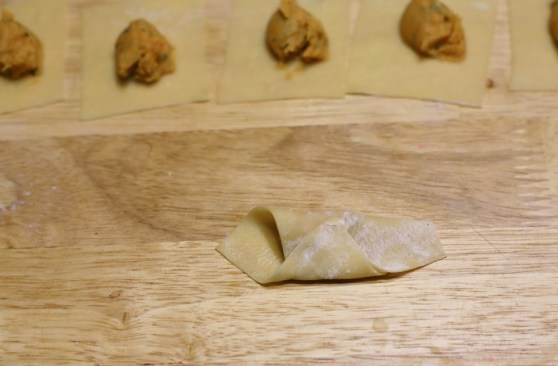 forming tortellini 2